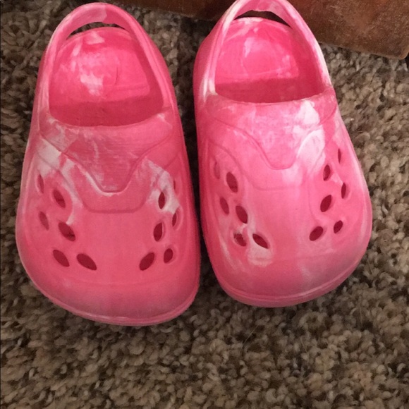 Baby crocs 💖 - Picture 2 of 4